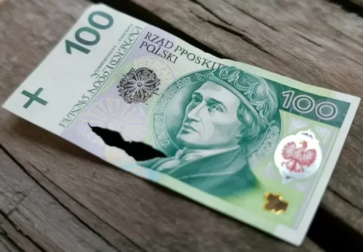 Czy sklejony banknot jest ważny? Sprawdź, co musisz wiedzieć