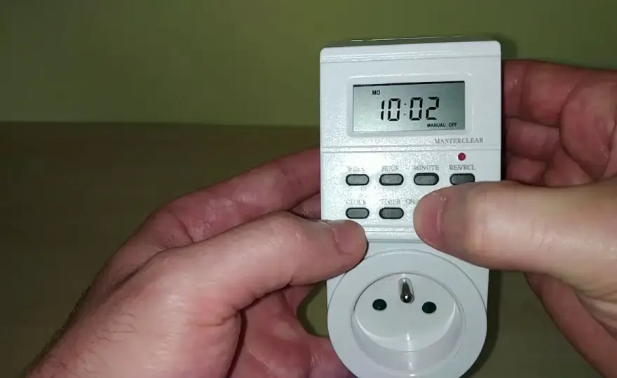 Jak ustawić programator czasowy – proste kroki, aby uniknąć błędów